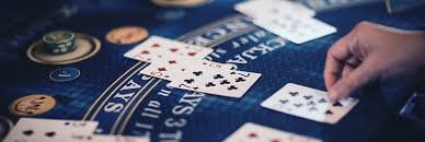 Jam operasional 1500 di layar ponsel